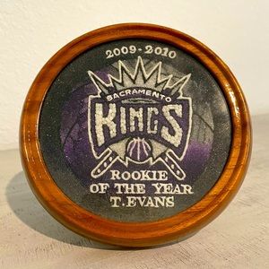 SACRAMENTO KINGS Tyreke Evans Rookie Of The Year Standing Basketball Frame Art